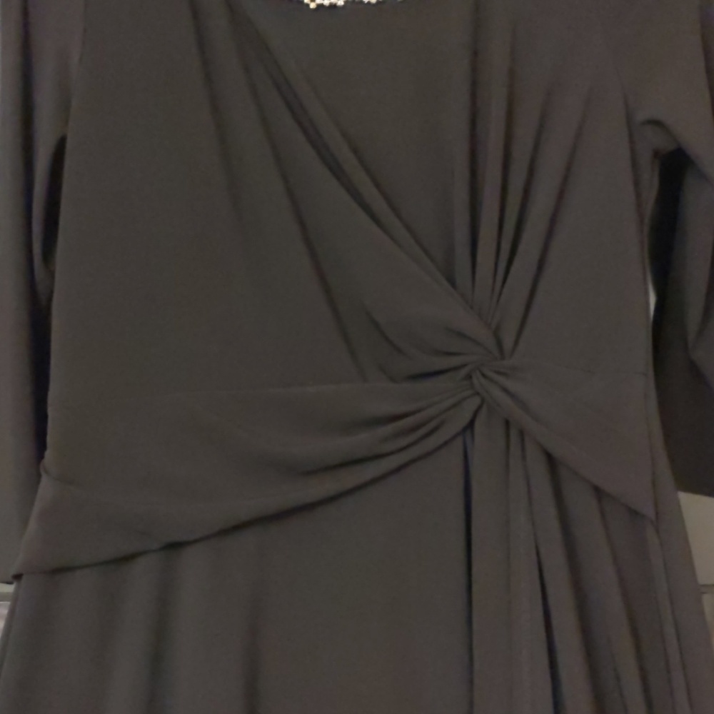 Dress - Picture 3 of 6